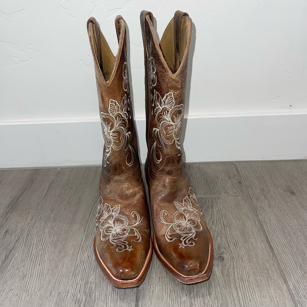 Shyanne Brown Leather Cowboy Boots